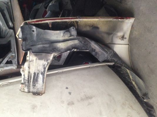 แก้ม+กระจกติดแก้ม nissan big-m เก่าญี่ปุ่น คู่ละ2800บาท