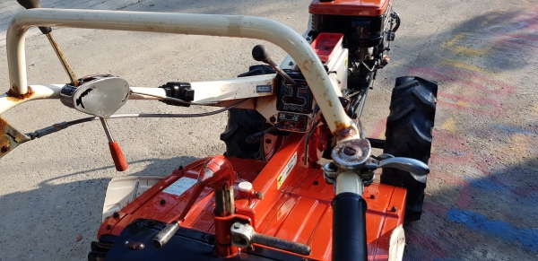 รถพรวนดินดีเซล 8 แรง รหัสสินค้า i1 - 11 พร้อมใช้งาน