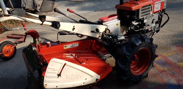 รถพรวนดินดีเซล 8 แรง รหัสสินค้า i1 - 11 พร้อมใช้งาน