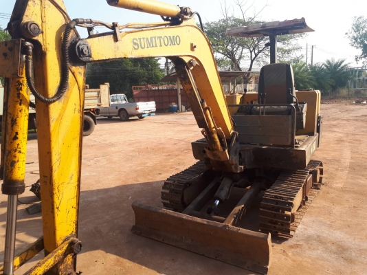 Sumitomo S90 คอนโทรลสั้น ปั้มนิ้ว เทียบเท่า30 ท้ายกลม Sumitomo S90 คอนโทรลสั้น ปั้มนิ้ว เทียบเท่า30 ท้ายกลม