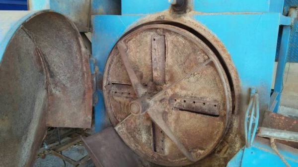 เครื่องสีมัน