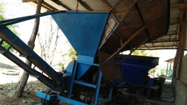 เครื่องสีมัน