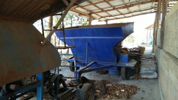 เครื่องสีมัน