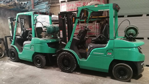 โฟล์คลิฟท์ มิตซู 3 ตัน เสา3เมตร เกียร์ออโต้