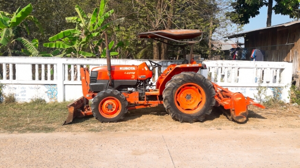 ขายรถไถL4508สถาพนางฟ้า เครื่องดีเดิมไม่เคยแกะไฮโลลิกแจ๋วๆดันหน้าผานหลังไม่มีตกสภาพพร้อมลุยงาน