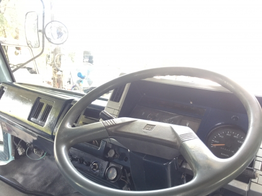 ขาย หัวสิบล้อ ISUZU  ร็อคกี้ สีใหม่ มีขาดีดหน้า-ขาคำ้หลัง สภาพสวยๆ