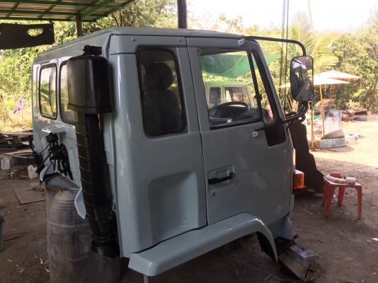 ขาย หัวสิบล้อ ISUZU  ร็อคกี้ สีใหม่ มีขาดีดหน้า-ขาคำ้หลัง สภาพสวยๆ