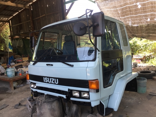 ขาย หัวสิบล้อ ISUZU  ร็อคกี้ สีใหม่ มีขาดีดหน้า-ขาคำ้หลัง สภาพสวยๆ