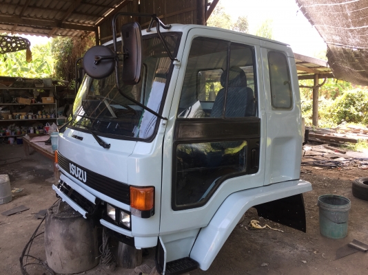 ขาย หัวสิบล้อ ISUZU  ร็อคกี้ สีใหม่ มีขาดีดหน้า-ขาคำ้หลัง สภาพสวยๆ