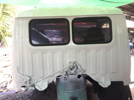 ขาย หัวสิบล้อ HINO F18. สีใหม่สวยๆ มีขาดีดหน้า-ขาคำ้หลัง ครบ พร้อมใช้