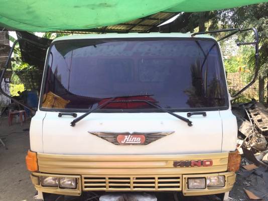 ขาย หัวสิบล้อ HINO F18. สีใหม่สวยๆ มีขาดีดหน้า-ขาคำ้หลัง ครบ พร้อมใช้