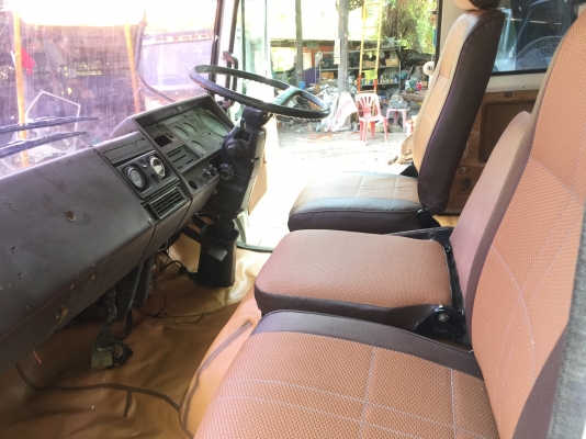 ขาย หัวสิบล้อ HINO F18. สีใหม่สวยๆ มีขาดีดหน้า-ขาคำ้หลัง ครบ พร้อมใช้