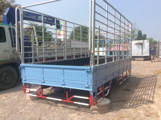 ขายกระบะพร้อมรั้วเหล็ก ISUZU NPR ยาว 4.5 เมตร กว้าง 2.15เมตร ครัทซีกว้าง 0.75 เมตร พื้นปูเหล็ก ศุภาก ขายกระบะพร้อมรั้วเหล็ก ISUZU NPR ยาว 4.5 เมตร กว้าง 2.15เมตร ครัทซีกว้าง 0.75 เมตร พื้นปูเหล็ก ศุภาก