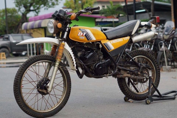 ร้าน  วุฒิ นนบุรี   ขาย Yamaha DT125cc. เครื่องยนต์ดีพร้อมใช้