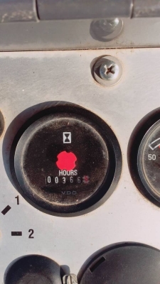 ขาย 1,880,000 รถบดล้อยาง 8 ล้อ HAMM GRW15 ทำงาน 366 ชม ใหม่แกะกล่อง ชื้อมาไม่ถึงปี เอกสารเล่มทะเบียน  รถอยู่ อุดรธานี โทร 0610710295