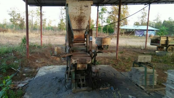 ขายเครื่องอัดอิฐบล๊อก260,000พร้อมใช้งานสยใจโทร0895770265อัดได้ครั้งล่ะ4ก้อน