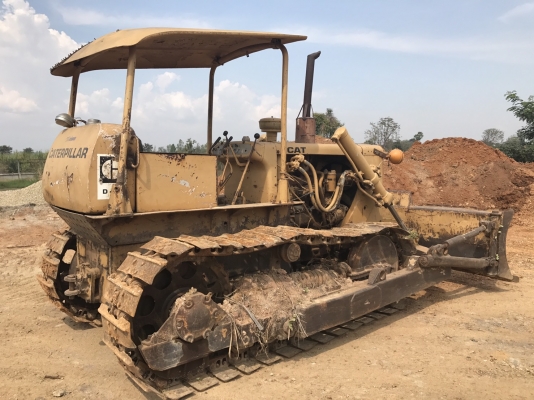 ขอขอบคุณๆลูกค้า จ.สุรินทร์ ที่มาเอารถแทรกเตอร์ CAT D4D ไปใช้งาน และขอบคุณเสี่ยเอก.บ้านโป่ง ที่คอยช้วยเหลือ และขอบคุณน้องโจ้.สาเกตุ ที่นำลูกค้าดีๆมาให้ ขอบคุณครับ