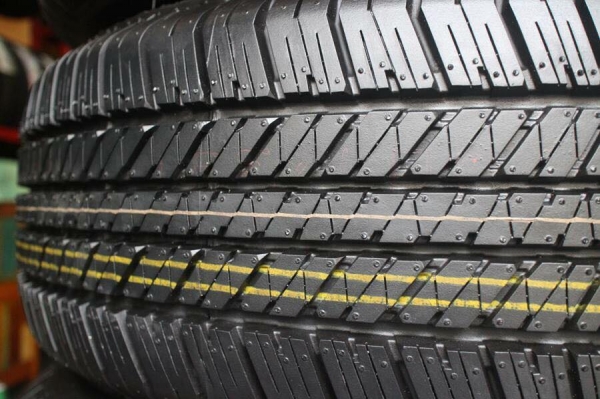 ขายยางป้ายแดง BRIDGESTONE 684II 265-65-17 ปี18 ชุดละ 14,500 บาท ขายยางป้ายแดง BRIDGESTONE 684II 265-65-17 ปี18 ชุดละ 14,500 บาท