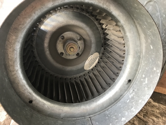 ขายพัดลมโบวเวอร์ดูด-เป่าอากาศ Nicotra 0.5HP. 380V สภาพสวยลมแรง หมุนนิ่ม พร้อมใช้งาน ราคา 3,000 บาท