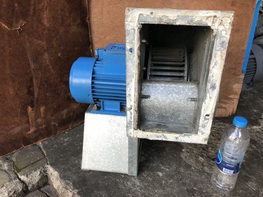 ขายพัดลมโบวเวอร์ดูด-เป่าอากาศ Nicotra 0.5HP. 380V สภาพสวยลมแรง หมุนนิ่ม พร้อมใช้งาน ราคา 3,000 บาท