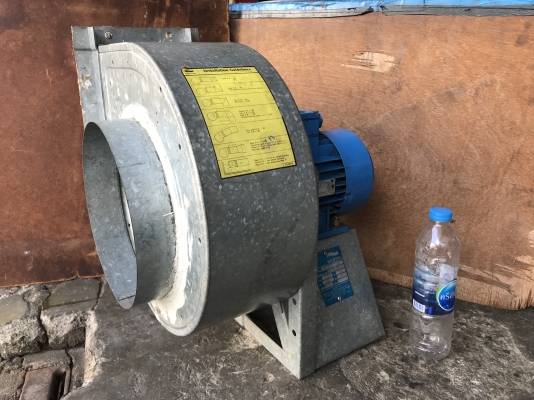 ขายพัดลมโบวเวอร์ดูด-เป่าอากาศ Nicotra 0.5HP. 380V สภาพสวยลมแรง หมุนนิ่ม พร้อมใช้งาน ราคา 3,000 บาท