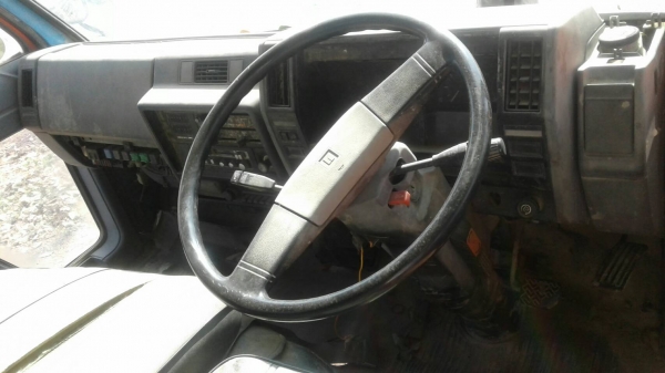 หัวเก๋ง nkr หัวยกได้ ไฟ 24v อุปกรณ์ครบ สนใจ 0935801901