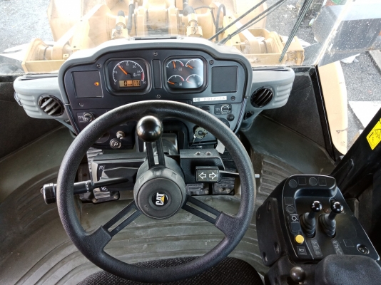 ถึงไทยแล้วครับ 2/3/2561 CAT 950H รุ่นใหม่ สภาพสวย ปี2012 นำเข้าจากญี่ปุ่น โทร.090-986-2521 อ๊อบ