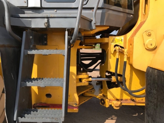 ขายรถตักล้อยาง HITACHI ZW310-A รถนอกนำเข้าจากญี่ปุ่น สภาพสวยพร้อมใช้ มีVDOการทำงานครับ