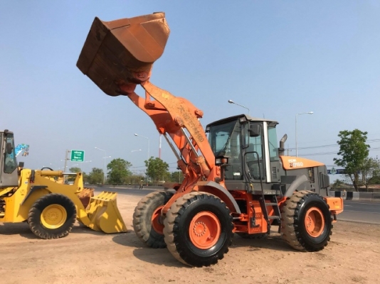 ขายรถตักล้อยาง HITACHI ZW180 (เทียบเท่า WA320-6) ปี 2010 รถนอกนำเข้าจากญี่ปุ่น สภาพสวยพร้อมใช้ มีVDOการทำงานครับ