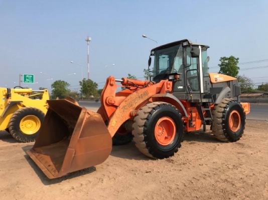 ขายรถตักล้อยาง HITACHI ZW180 (เทียบเท่า WA320-6) ปี 2010 รถนอกนำเข้าจากญี่ปุ่น สภาพสวยพร้อมใช้ มีVDOการทำงานครับ