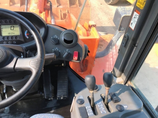 ขายรถตักล้อยาง HITACHI ZW180 (เทียบเท่า WA320-6) ปี 2010 รถนอกนำเข้าจากญี่ปุ่น สภาพสวยพร้อมใช้ มีVDOการทำงานครับ