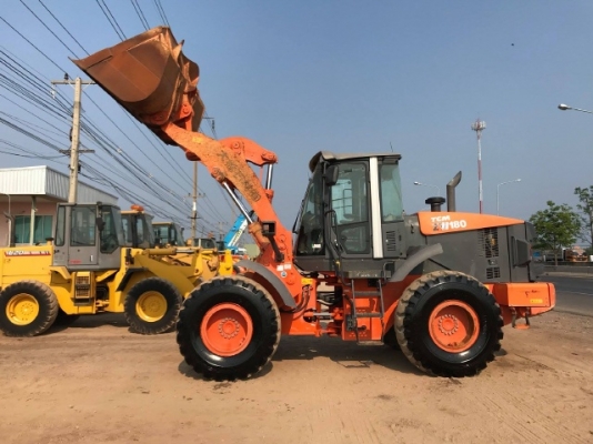 ขายรถตักล้อยาง HITACHI ZW180 (เทียบเท่า WA320-6) ปี 2010 รถนอกนำเข้าจากญี่ปุ่น สภาพสวยพร้อมใช้ มีVDOการทำงานครับ