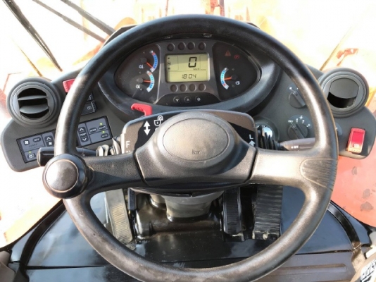 ขายรถตักล้อยาง HITACHI ZW180 (เทียบเท่า WA320-6) ปี 2010 รถนอกนำเข้าจากญี่ปุ่น สภาพสวยพร้อมใช้ มีVDOการทำงานครับ