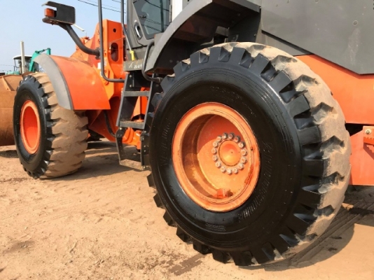 ขายรถตักล้อยาง HITACHI ZW180 (เทียบเท่า WA320-6) ปี 2010 รถนอกนำเข้าจากญี่ปุ่น สภาพสวยพร้อมใช้ มีVDOการทำงานครับ