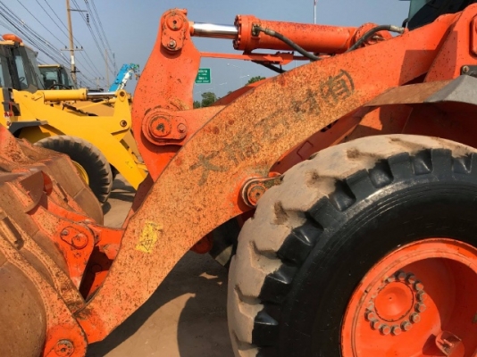 ขายรถตักล้อยาง HITACHI ZW180 (เทียบเท่า WA320-6) ปี 2010 รถนอกนำเข้าจากญี่ปุ่น สภาพสวยพร้อมใช้ มีVDOการทำงานครับ