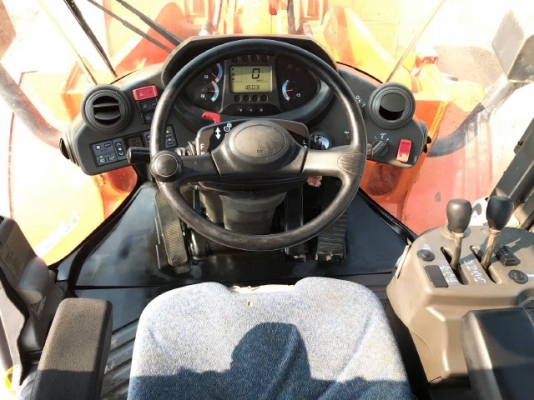 ขายรถตักล้อยาง HITACHI ZW180 (เทียบเท่า WA320-6) ปี 2010 รถนอกนำเข้าจากญี่ปุ่น สภาพสวยพร้อมใช้ มีVDOการทำงานครับ