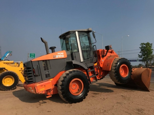 ขายรถตักล้อยาง HITACHI ZW180 (เทียบเท่า WA320-6) ปี 2010 รถนอกนำเข้าจากญี่ปุ่น สภาพสวยพร้อมใช้ มีVDOการทำงานครับ