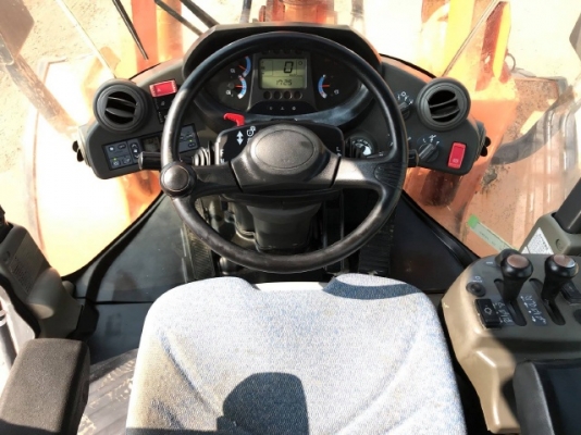 ขายรถตักล้อยาง HITACHI ZW180 (เทียบเท่า WA320-6) ปี 2010 รถนอกนำเข้าจากญี่ปุ่น สภาพสวยพร้อมใช้ มีVDOการทำงานครับ