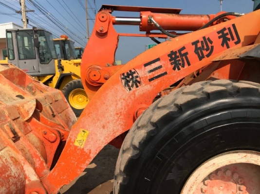 ขายรถตักล้อยาง HITACHI ZW180 (เทียบเท่า WA320-6) ปี 2010 รถนอกนำเข้าจากญี่ปุ่น สภาพสวยพร้อมใช้ มีVDOการทำงานครับ