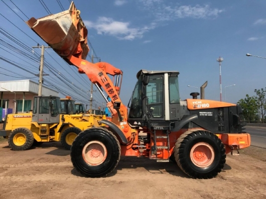 ขายรถตักล้อยาง HITACHI ZW180 (เทียบเท่า WA320-6) ปี 2010 รถนอกนำเข้าจากญี่ปุ่น สภาพสวยพร้อมใช้ มีVDOการทำงานครับ