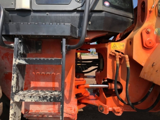 ขายรถตักล้อยาง HITACHI ZW180 (เทียบเท่า WA320-6) ปี 2010 รถนอกนำเข้าจากญี่ปุ่น สภาพสวยพร้อมใช้ มีVDOการทำงานครับ