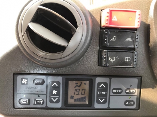 ขายรถตักล้อยาง HITACHI ZW180 (เทียบเท่า WA320-6) ปี 2010 รถนอกนำเข้าจากญี่ปุ่น สภาพสวยพร้อมใช้ มีVDOการทำงานครับ