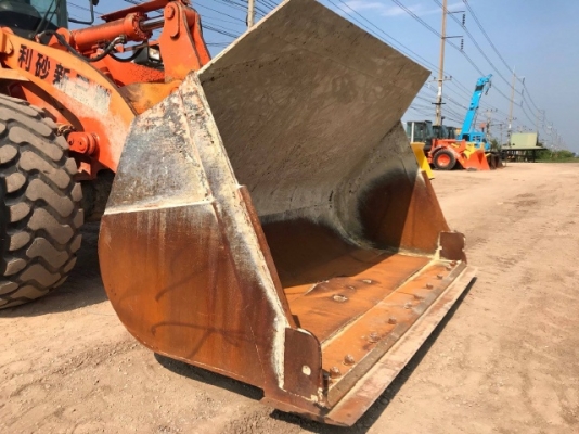 ขายรถตักล้อยาง HITACHI ZW180 (เทียบเท่า WA320-6) ปี 2010 รถนอกนำเข้าจากญี่ปุ่น สภาพสวยพร้อมใช้ มีVDOการทำงานครับ