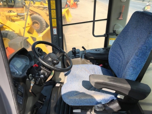 ขายรถตักล้อยาง HITACHI ZW180 (เทียบเท่า WA320-6) ปี 2010 รถนอกนำเข้าจากญี่ปุ่น สภาพสวยพร้อมใช้ มีVDOการทำงานครับ