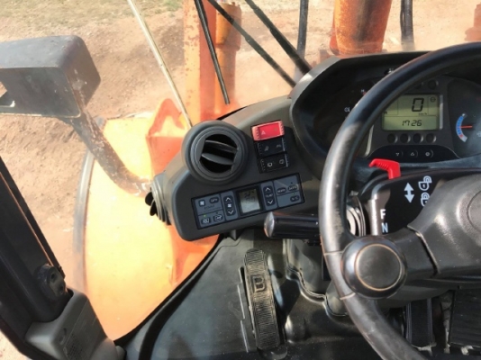 ขายรถตักล้อยาง HITACHI ZW180 (เทียบเท่า WA320-6) ปี 2010 รถนอกนำเข้าจากญี่ปุ่น สภาพสวยพร้อมใช้ มีVDOการทำงานครับ