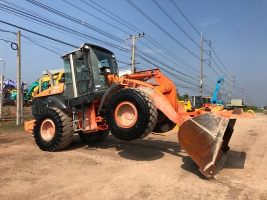 ขายรถตักล้อยาง HITACHI ZW180 (เทียบเท่า WA320-6) ปี 2010 รถนอกนำเข้าจากญี่ปุ่น สภาพสวยพร้อมใช้ มีVDOการทำงานครับ