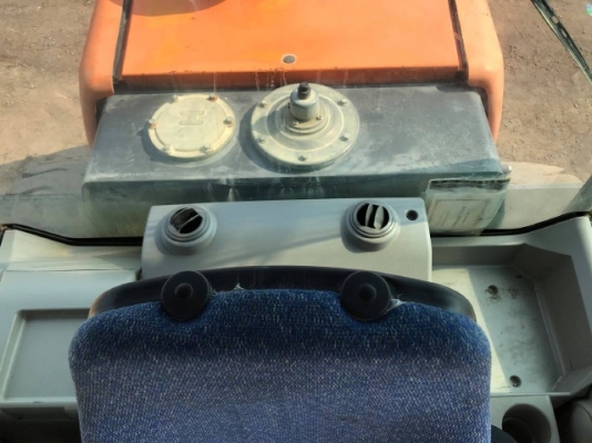 ขายรถตักล้อยาง HITACHI ZW180 (เทียบเท่า WA320-6) ปี 2010 รถนอกนำเข้าจากญี่ปุ่น สภาพสวยพร้อมใช้ มีVDOการทำงานครับ