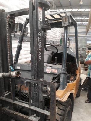 ขาย โตโยต้า รุ่น 7 เบนซิน 3 ตัน เสา 3 เมตร