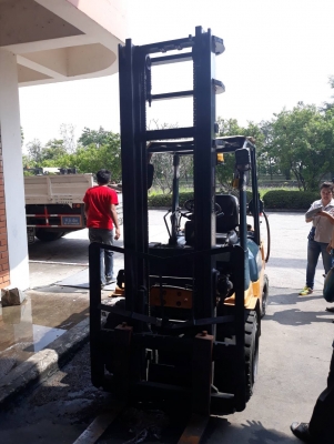 ย โตโยต้า รุ่น 7 เบนซิน 3 ตัน เสา 4 เมตร