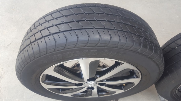 ขายล้อTOYOTA  Vios หน้าเงาดำ พร้อมยาง  4 ล้อ